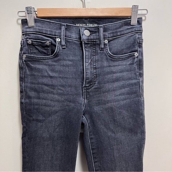 Aritzia Denim Forum The Nico Mid Rise Skinny Crop Jeans Size 24 - Picture 3 of 11